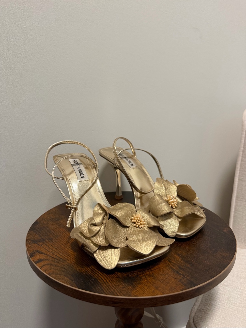 Steve Madden Metallic Gold Floral Slingback Heels